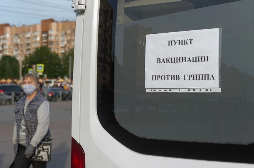 Мобильные пункты вакцинации будут работать и в октябре