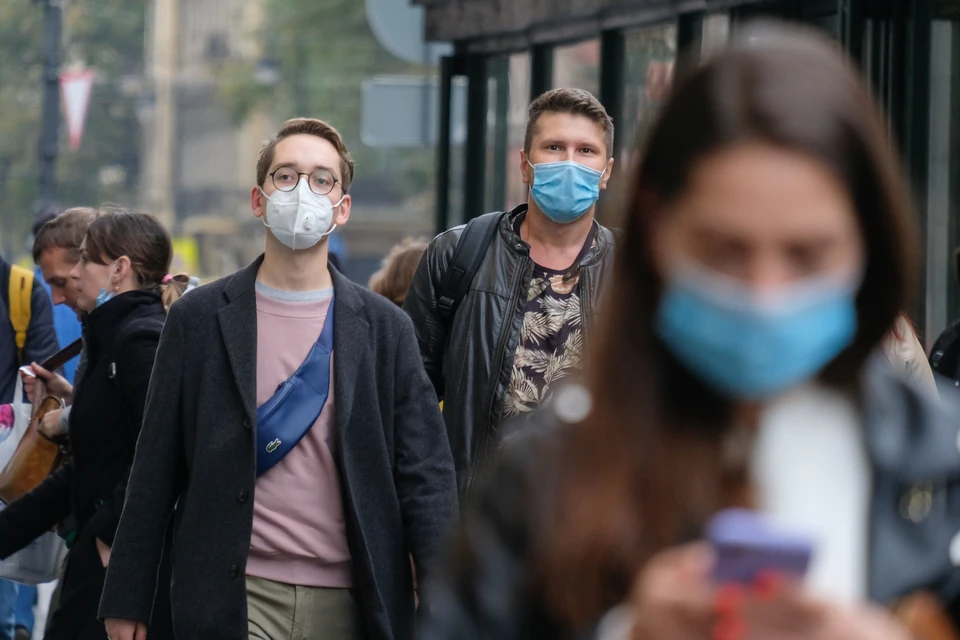 В Смольном рассказали, когда введут ограничения из-за коронавируса.
