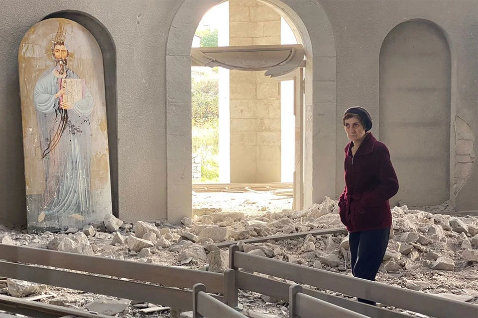 Азербайджан второй раз за день нанес удар по храму в Шуши.