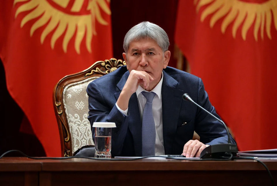 Алмазбек Атамбаев и его сторонники снова задержаны в Бишкеке.