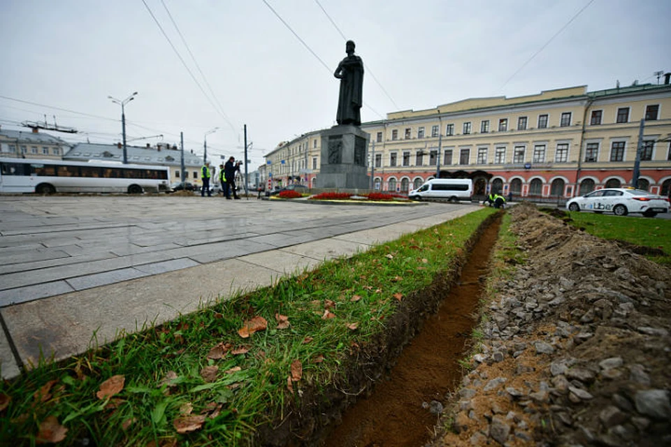 Установка в ярославле. Памятник Ярославу мудрому Ярославль. Памятник Владимиру в Ярославле. Памятник у Подзеленья Ярославль. Новые памятники Ярославля.