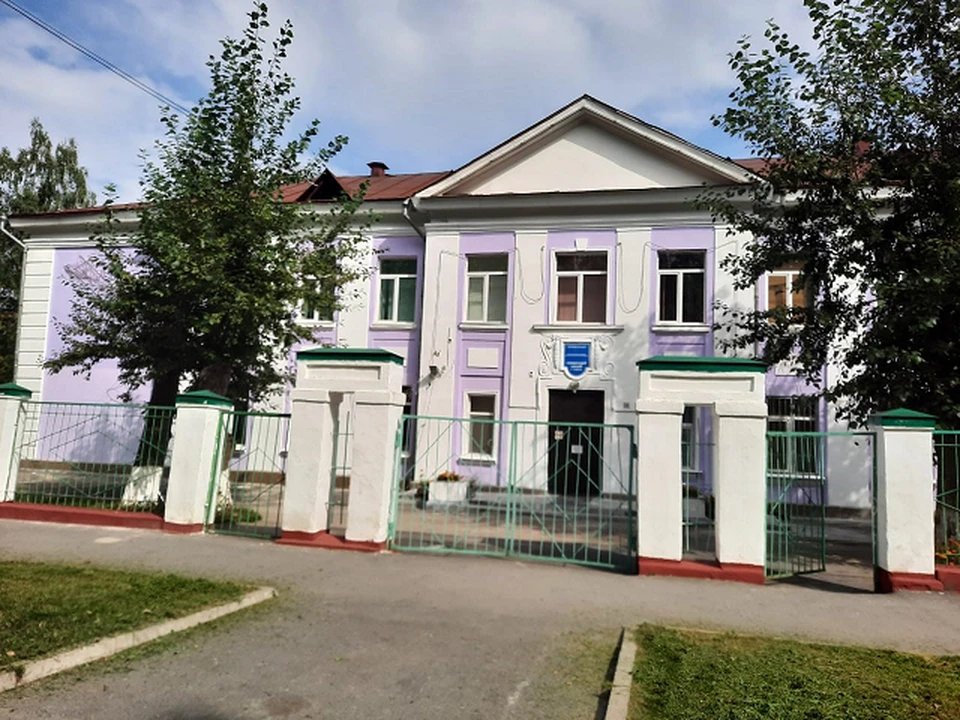 Так выглядит обновленный в этом году фасад административного здания. Фото предоставлено пресс-службой администрации Томска.