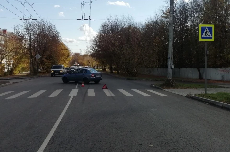 Водитель не пропустил пешехода.