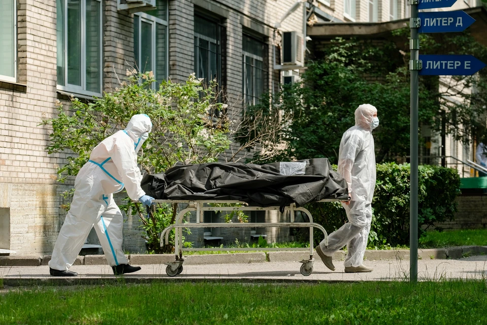 В Петербурге продолжают гибнуть от коронавируса