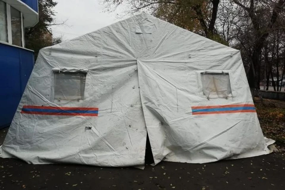 Тепловую пушку похитили из палатки МЧС возле поликлиники в Кемерове и сдали в ломбард. Фото: Цивилев.Live