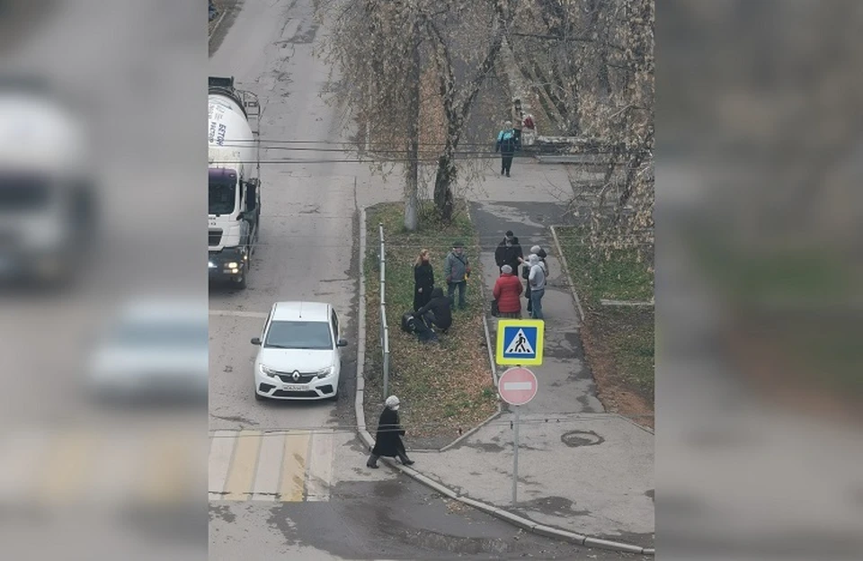 В Перми мужчина умер прямо на улице. Фото: https://vk.com/smotri_novosti_perm