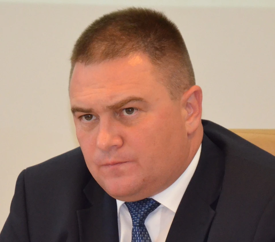 До сегодняшнего дня Руслан Смоленский был временно исполняющим полномочия руководителя Тарусского района.