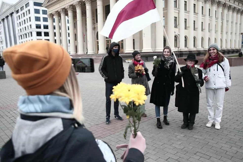 Участницы оппозиционного Женского марша в Минске, суббота 17 октября. Фото: Иван Иванов