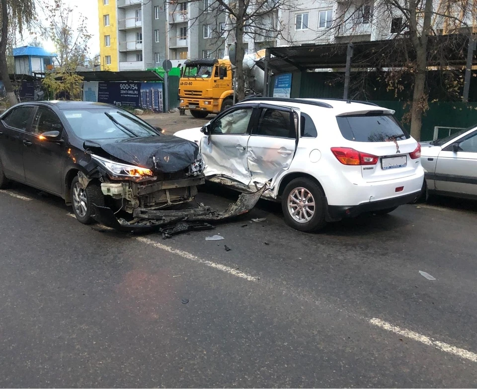 В аварии на 2-ой Посадской в Орле пострадала маленькая девочка. Фото Госавтоинспекции Орловской области