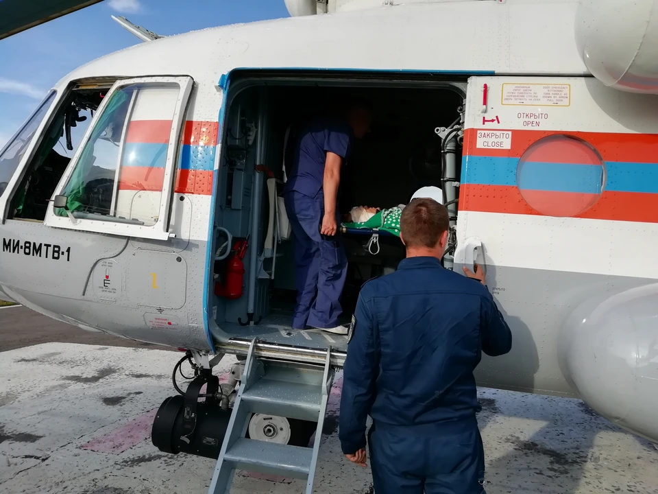 К месту происшествия вылетал вертолет санавиации с бригадой медиков на борту