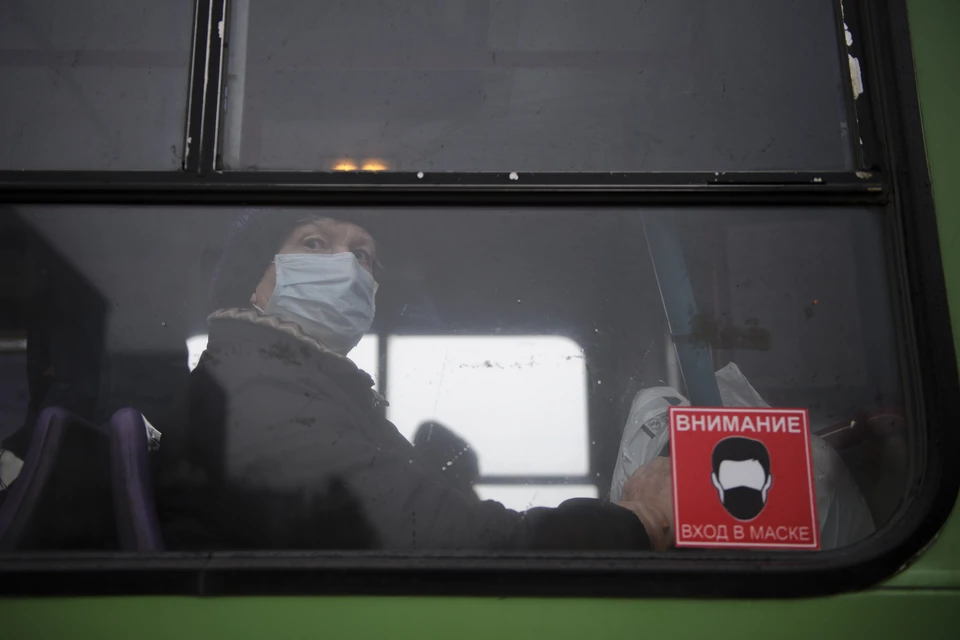 Омичам придется носить маски до окончания пандемии.
