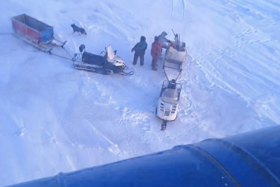 На Таймыре откололась льдина с тремя рыбаками. Фото: ГУ МЧС России по Красноярскому краю