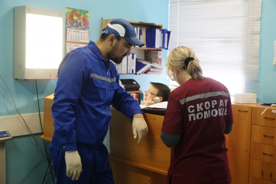 Шесть пешеходов с места ДТП увезли на скорой.
