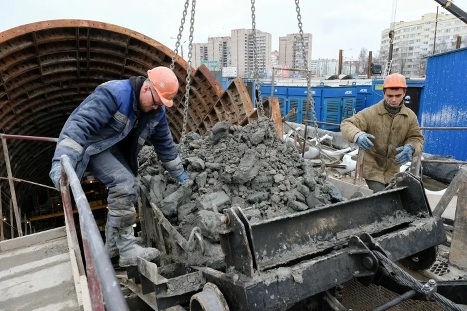 Беглов держит под контролем строительство метро в Санкт-Петербурге.