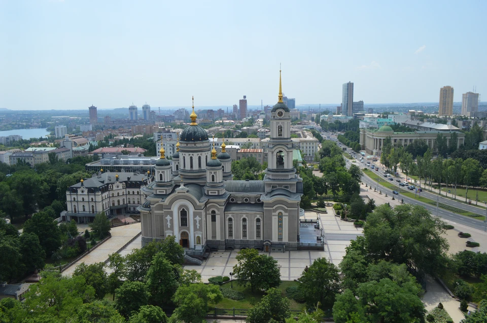 В Донецке на центральной улице поменяют водовод