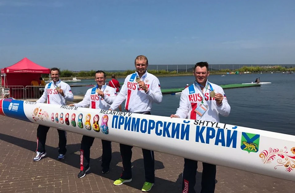 В 2017 году в подобном конкурсе на дизайн каноэ победил проект с матрешками