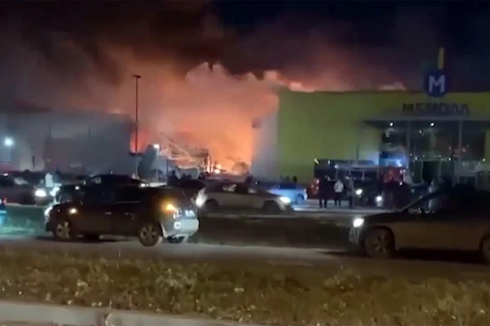 Пожар в ТЦ М5 Молл в Рязани
