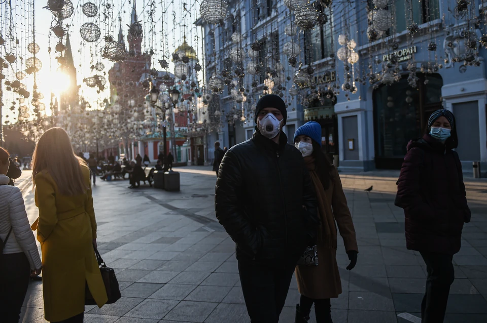 По мнению ученых, очень тяжело COVID-19 протекает и пациентов с иммунодефицитом, нарушениями обмена веществ и сосудистыми заболеваниями.