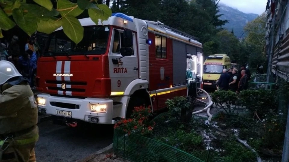 В Ялте на пожаре в многоквартирном доме погибла женщина. Фото: официальный сайт МЧС по Крыму.