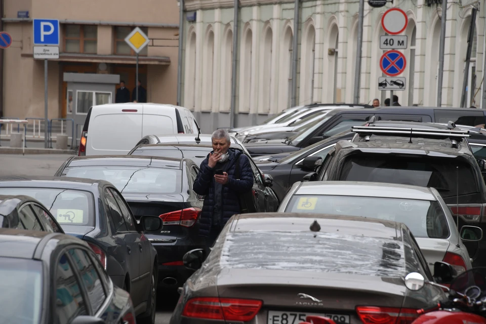 Отмена порога в 20 километров в час "полностью изменит ситуацию с безопасностью на дорогах", уверен депутат Васильев