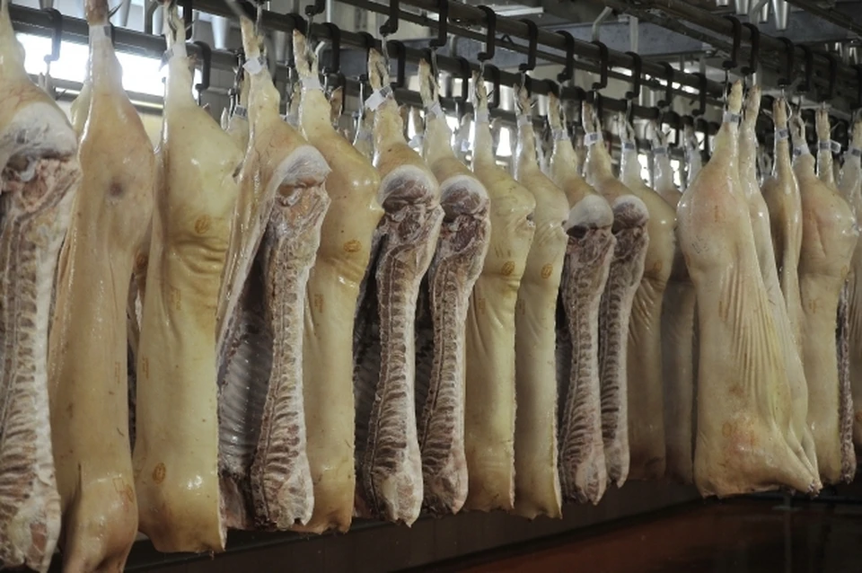 На консервном предприятии Симферополя нашли опасную продукцию.