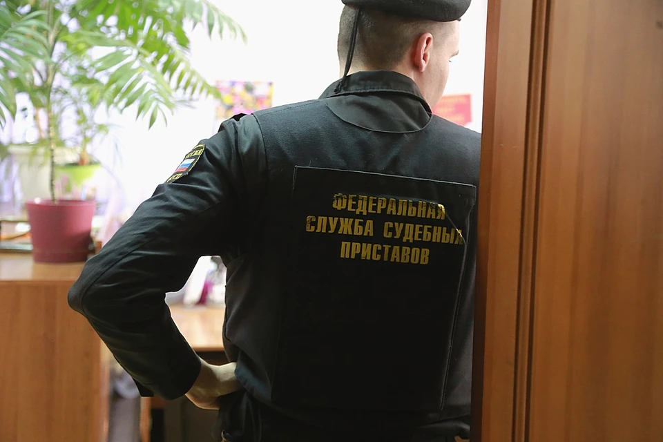 Главный пристав района в Красноярском крае ради отчетности приказал подчиненным прощать должников.