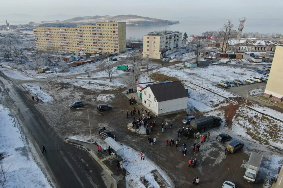 На острове Русский во многих домах из-за ледяного шторма отсутствует электричество. Фото: Андрей Савин