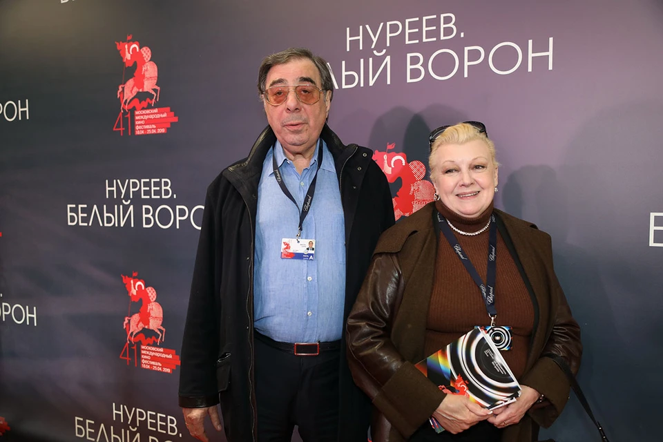 Дочь актрисы Светланы Харитоновой рассказала, как ее пытались обмануть Наталья Дрожжина и Михаил Цивин.