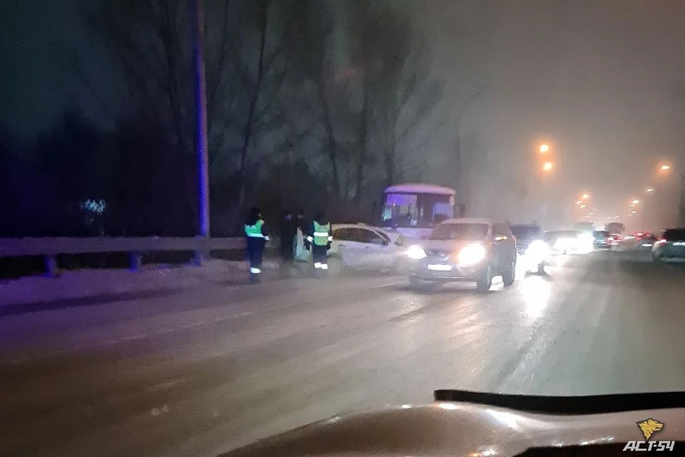 На Советском шоссе образовалась пробка. Фото: «АСТ-54»