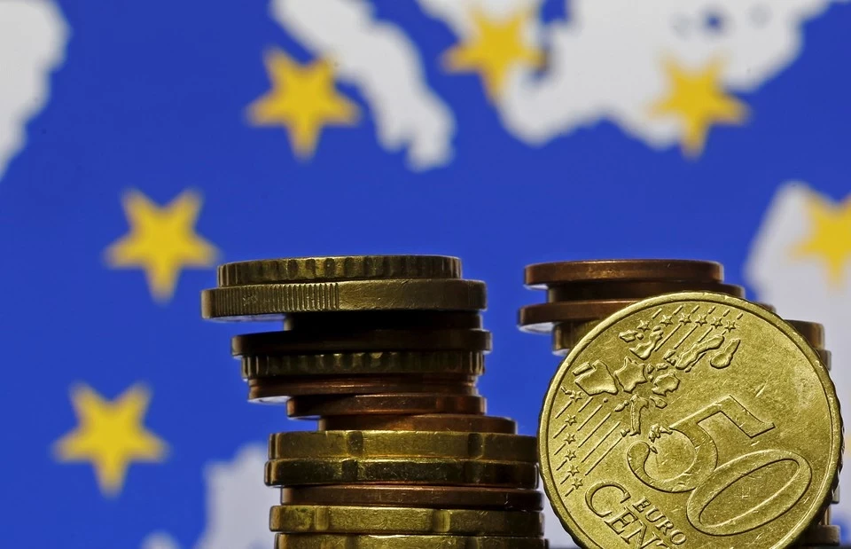 Эксперт объясни, почему курс евро будет продолжать расти