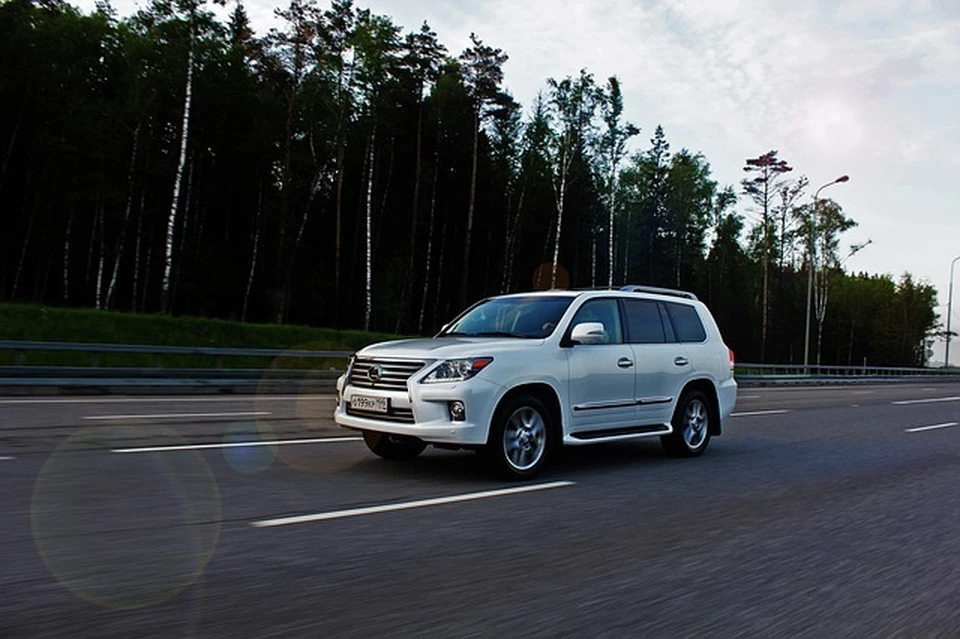 В Смоленске двое мужчин украли «Lexus» за 2 миллиона. Фото: pixabay.com.