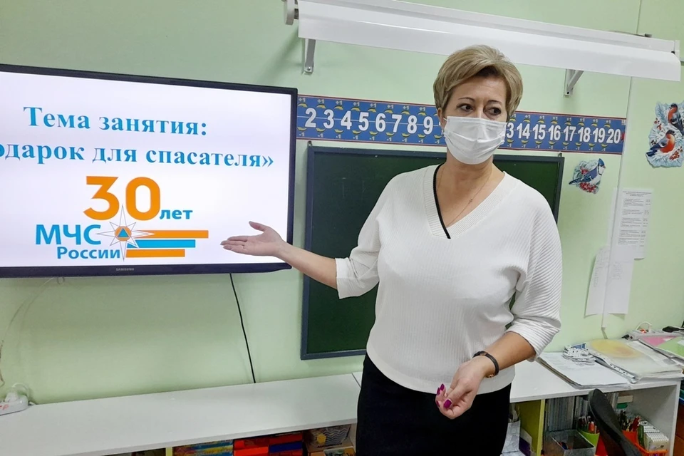 Дошкольники Югорска готовят сюрприз для сотрудников МЧС Фото: ГУ МЧС России по ХМАО-Югре