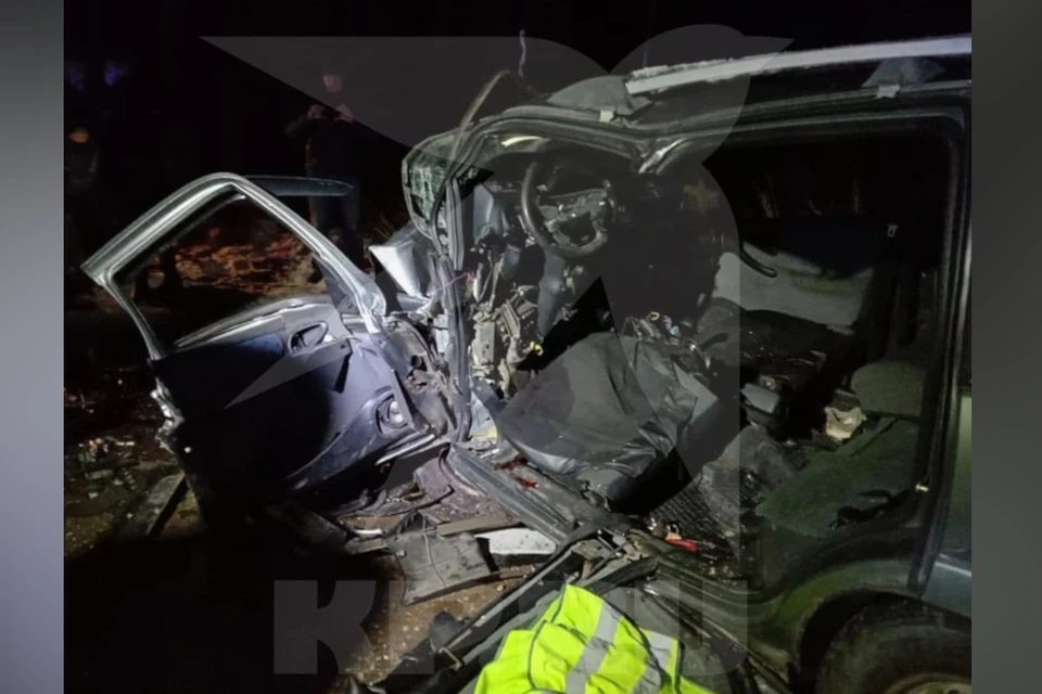 В Тверской области в Бологовском районе в аварии пострадали 11 человек, двое из них подростки.