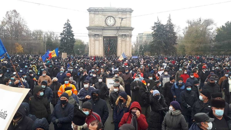 При любом раскладе организация массовых мероприятий в период пандемии - это преступление