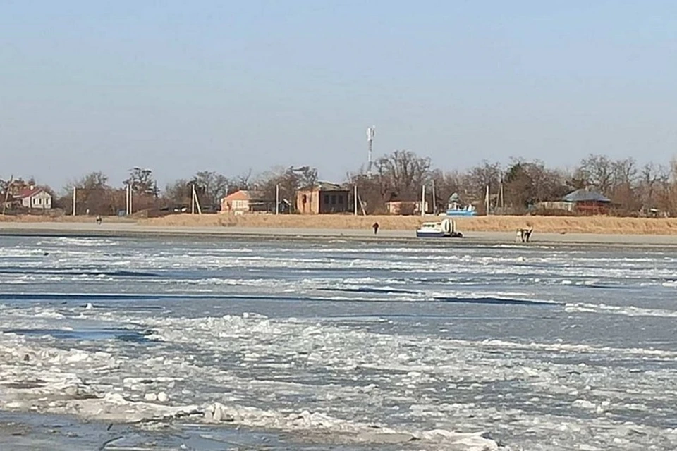 Один близлежащих хуторов оказался отрезан от внешнего мира. Фото: администрация Азова.