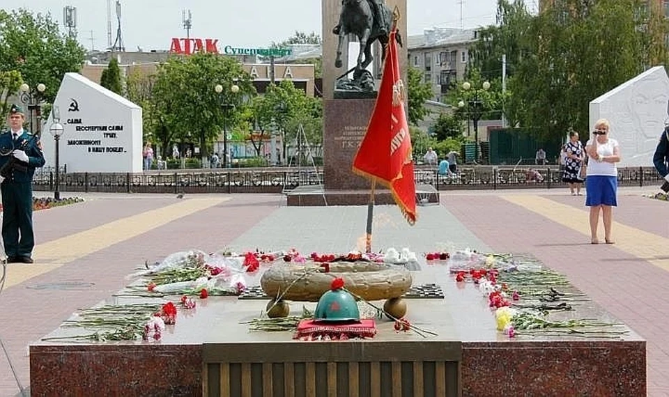 К следующему году обновят и стенд с историческими фото