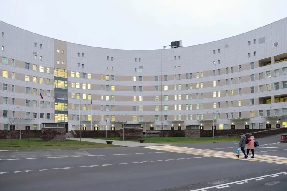 В Боткинской больнице сообщили о почти 100-процентной загруженности палат.