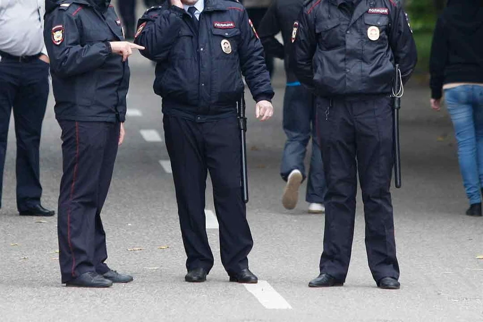 Трое полицейских устроили «взяточный пункт» на трассе