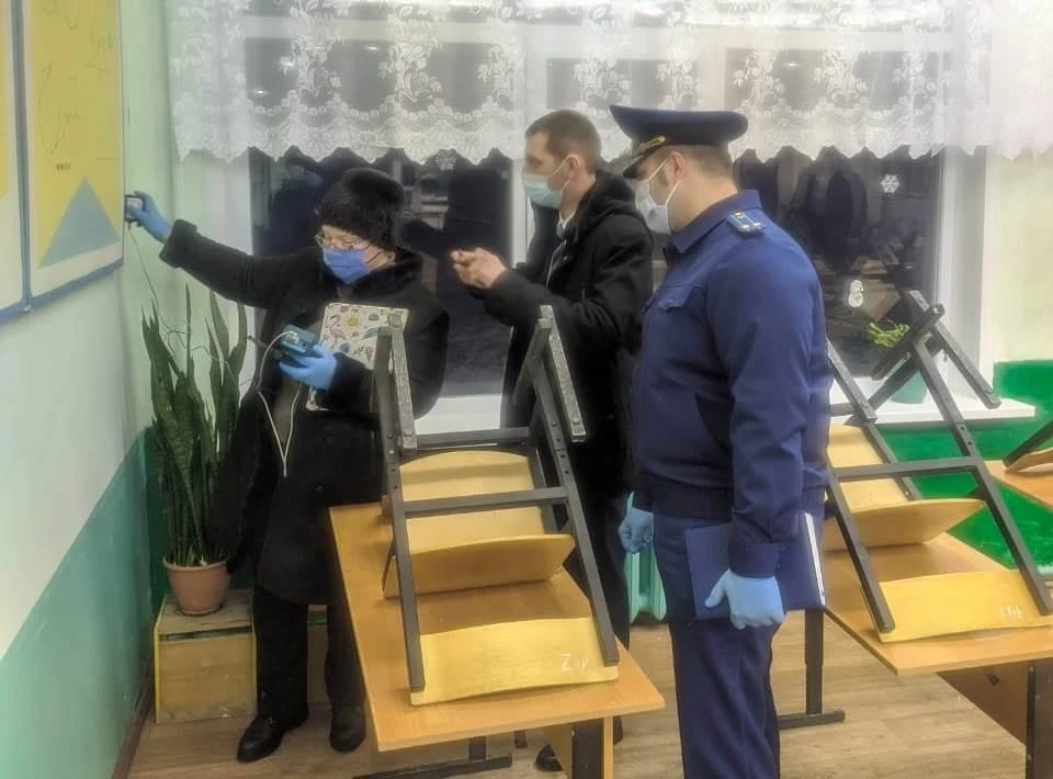 Два визита прокуратуры позволили сделать вывод, что без вмешательства администрации района проблему не решить.