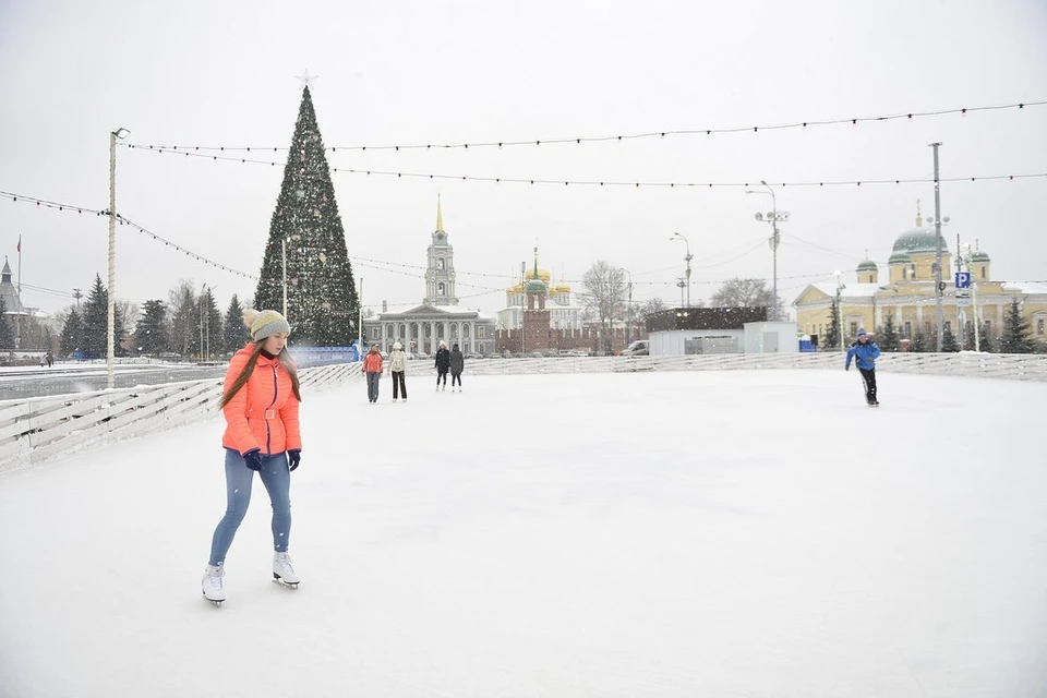 Катков тула. Губернский каток Тула 2021. Каток на площади Ленина Тула. Губернский каток Тула 2020-2021. Тула каток на площади 2021.