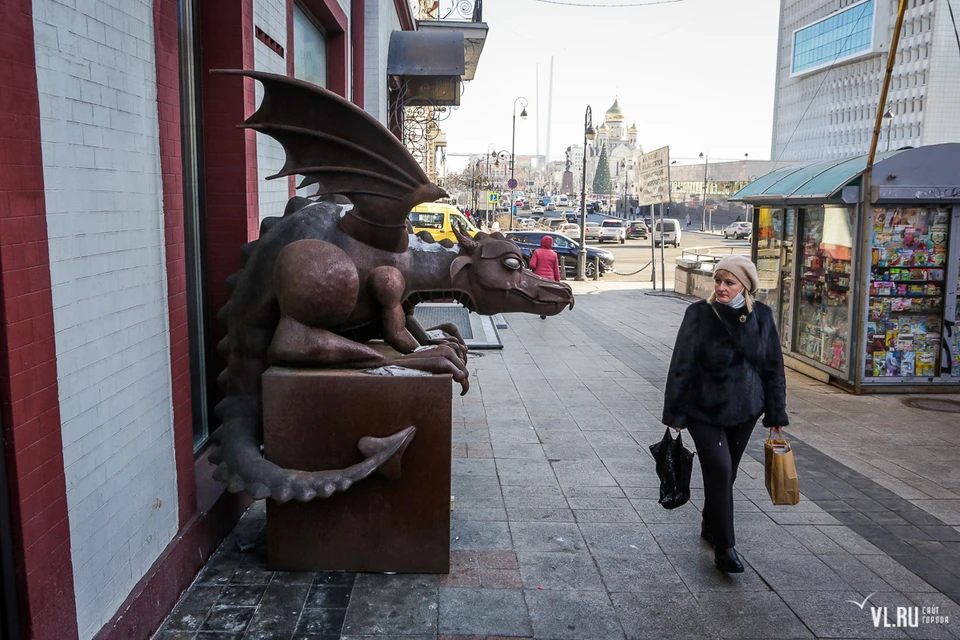 Когда-то металлический дракон провел 2 года в кампусе ДВФУ. Фото: сайт VL.ru