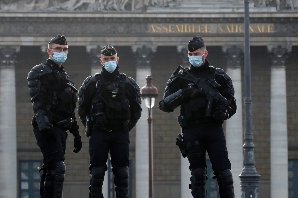 Nри жандарма погибли в результате нападения в Центральной Франции