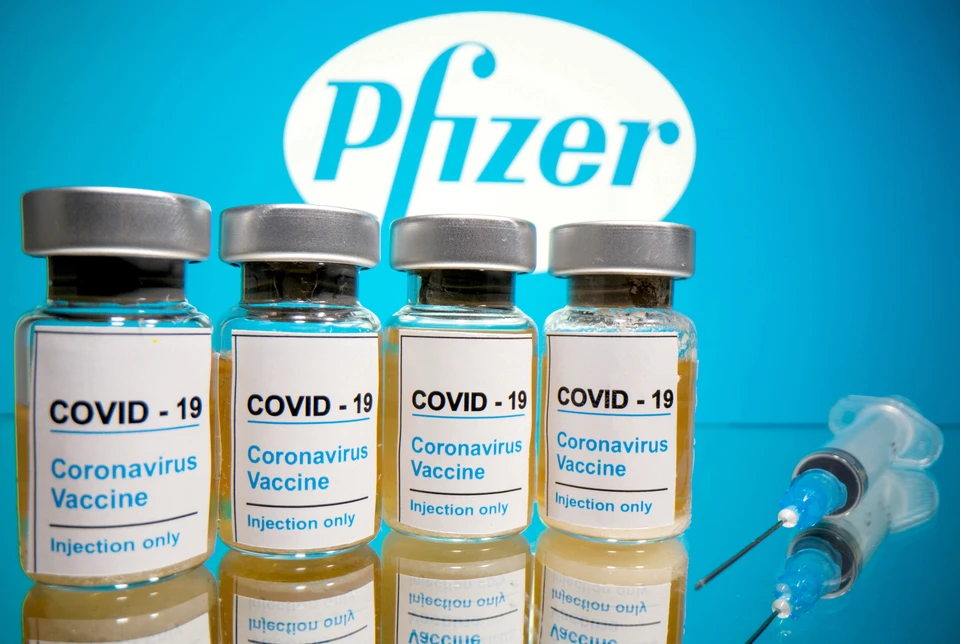 Сильная аллергия началась у медработника в США после прививки Pfizer