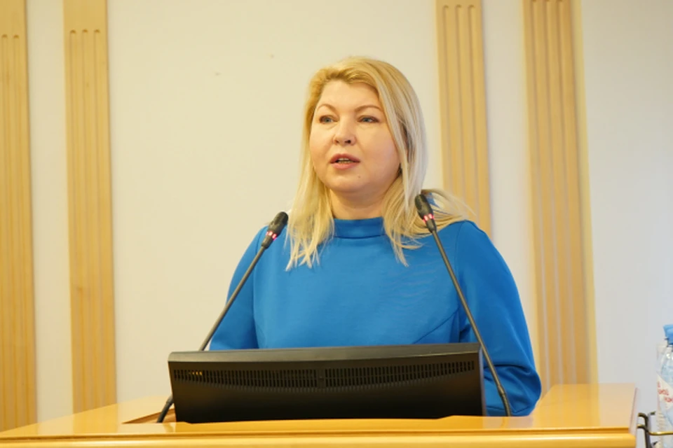 Лариса Лоскутова уже получила удостоверение омбудсмена и может приступать к работе.