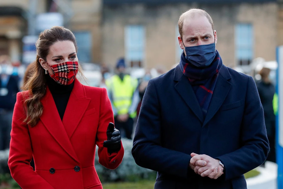 Принц Уильям и его супруга Кейт Миддлтон заявили, что в этом году не будут поздравлять соотечественников со счастливым Рождеством, поскольку на фоне ситуации с пандемией подобные слова выглядят не совсем этично.