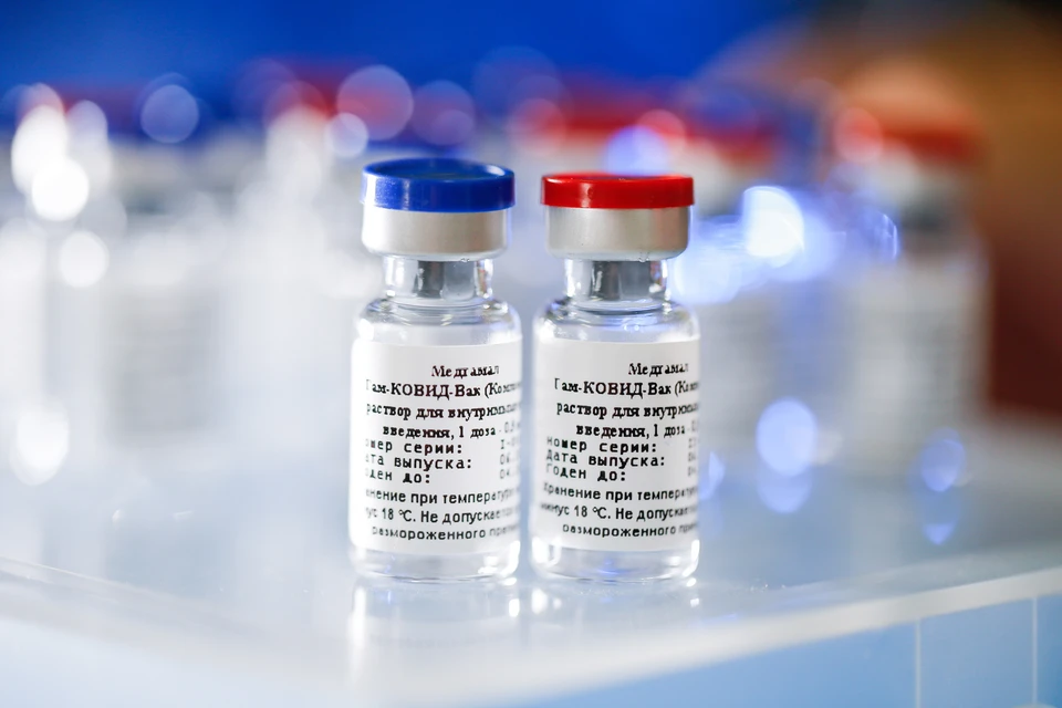 Вакцину от коронавируса "Спутник V" можно применять лицам старше 60 лет, объявил министр здравоохранения