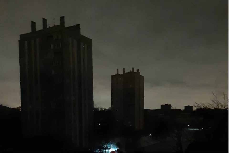 Около 20 тысяч жителей Красносельского района сидели без света. Фото: vk.com/spb_today