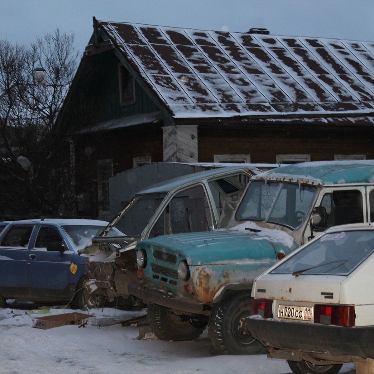 Владельца автосвалки в центре Сыктывкара вынудят убрать её по закону - KP.RU