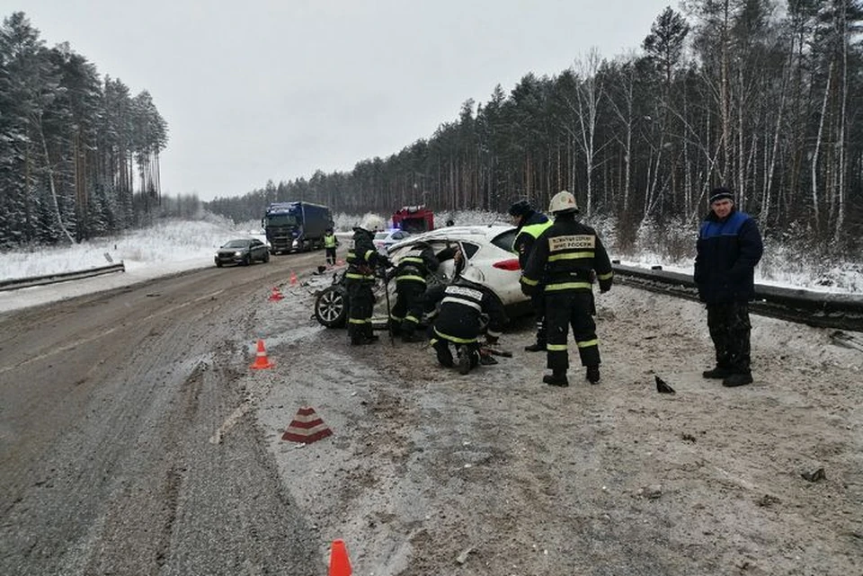 Фото с места ДТП: страница ВК 98 пожарно - спасательная часть Суксуна.