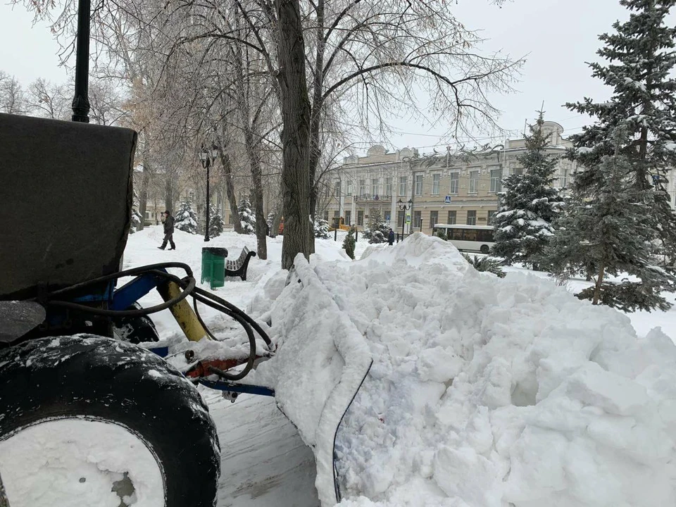 Уборка снега в Самаре продолжается